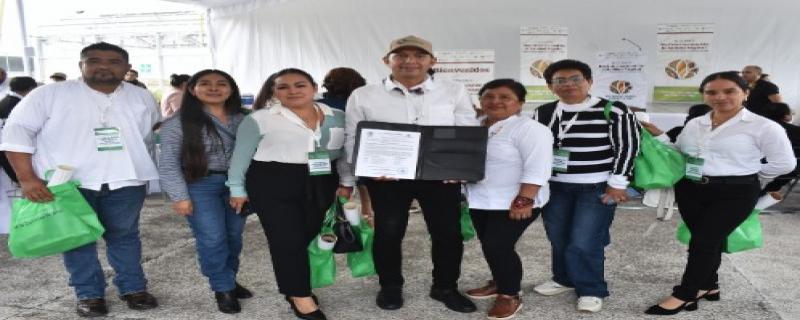 Senasica impulsa 30 juntas agroecológicas en 12 estados para prevenir plagas de forma sustentable y fortalecer la producción agrícola con prácticas amigables con el medio ambiente.