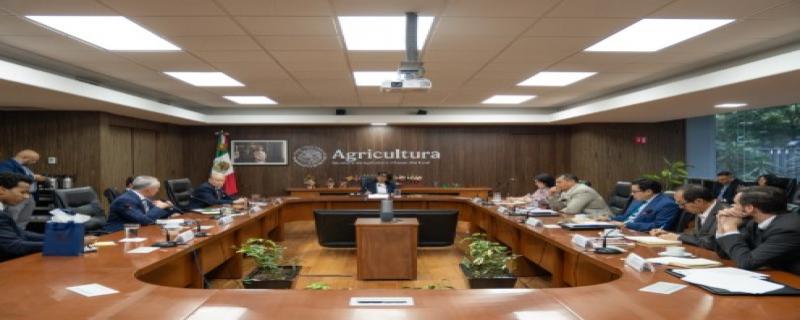 La cooperación bilateral abre el camino para la reapertura gradual del comercio de ganado en la frontera norte.