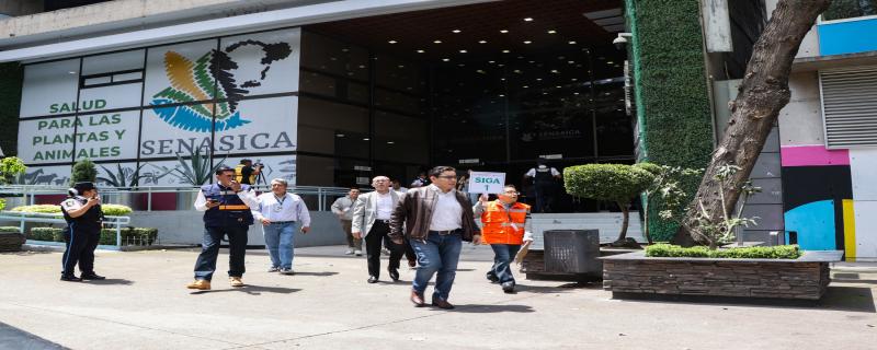 Se realizó con éxito el simulacro de sismo en las oficinas centrales de Senasica.