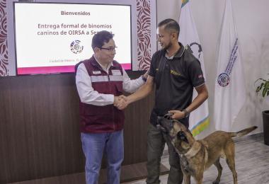 El Senasica recibió 15 binomios caninos del OIRSA, provenientes de varios países de Centroamérica y el Caribe, para reforzar la inspección de productos agroalimentarios en México durante la Copa Mundial.