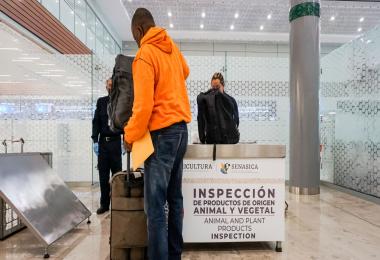 Más de mil 400 oficiales y 70 inspectores caninos vigilarán durante el periodo vacacional.